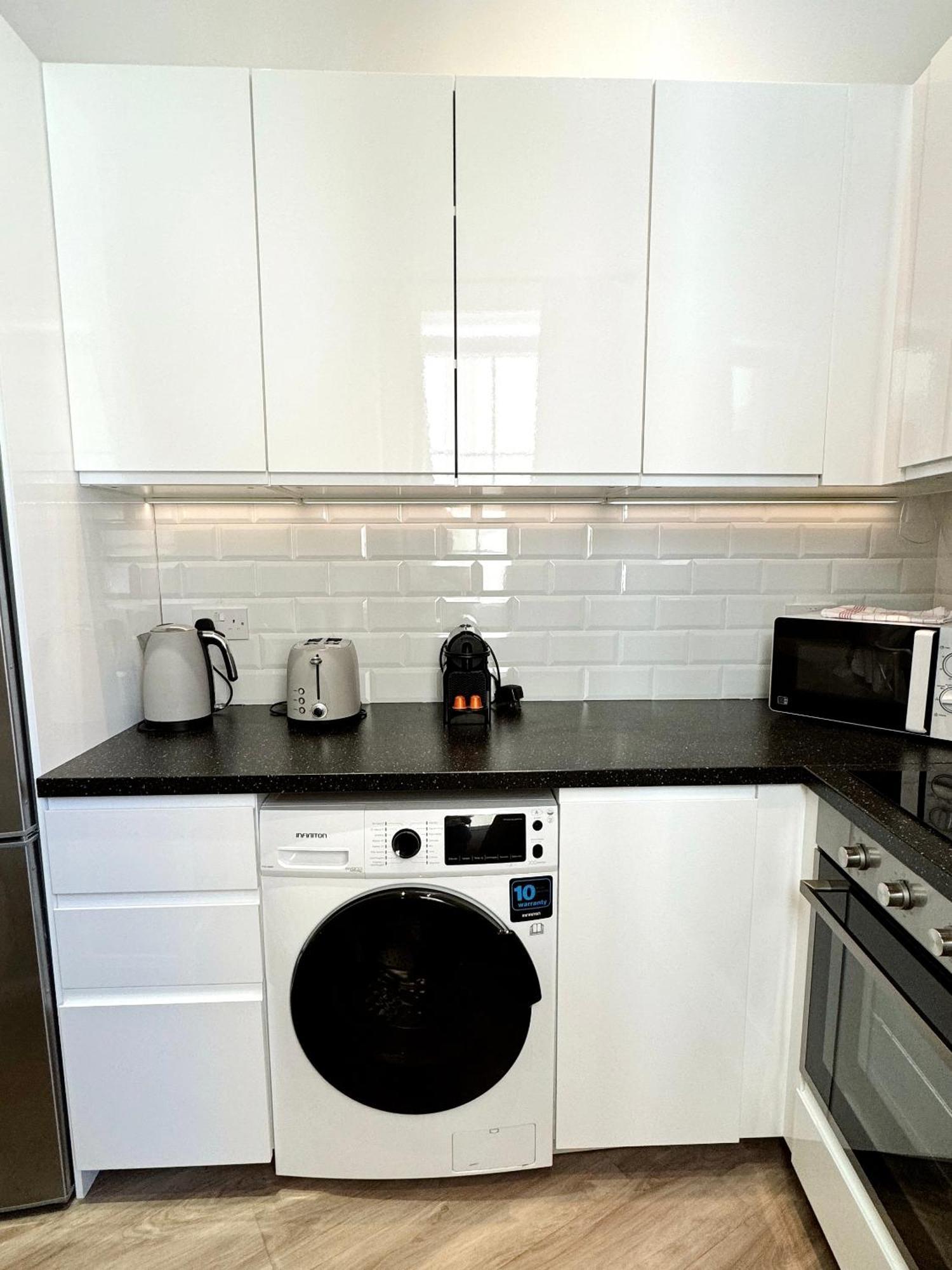 Delightful City Centre Studio Clarendon Apartment - Grand Central House Gibraltar Buitenkant foto
