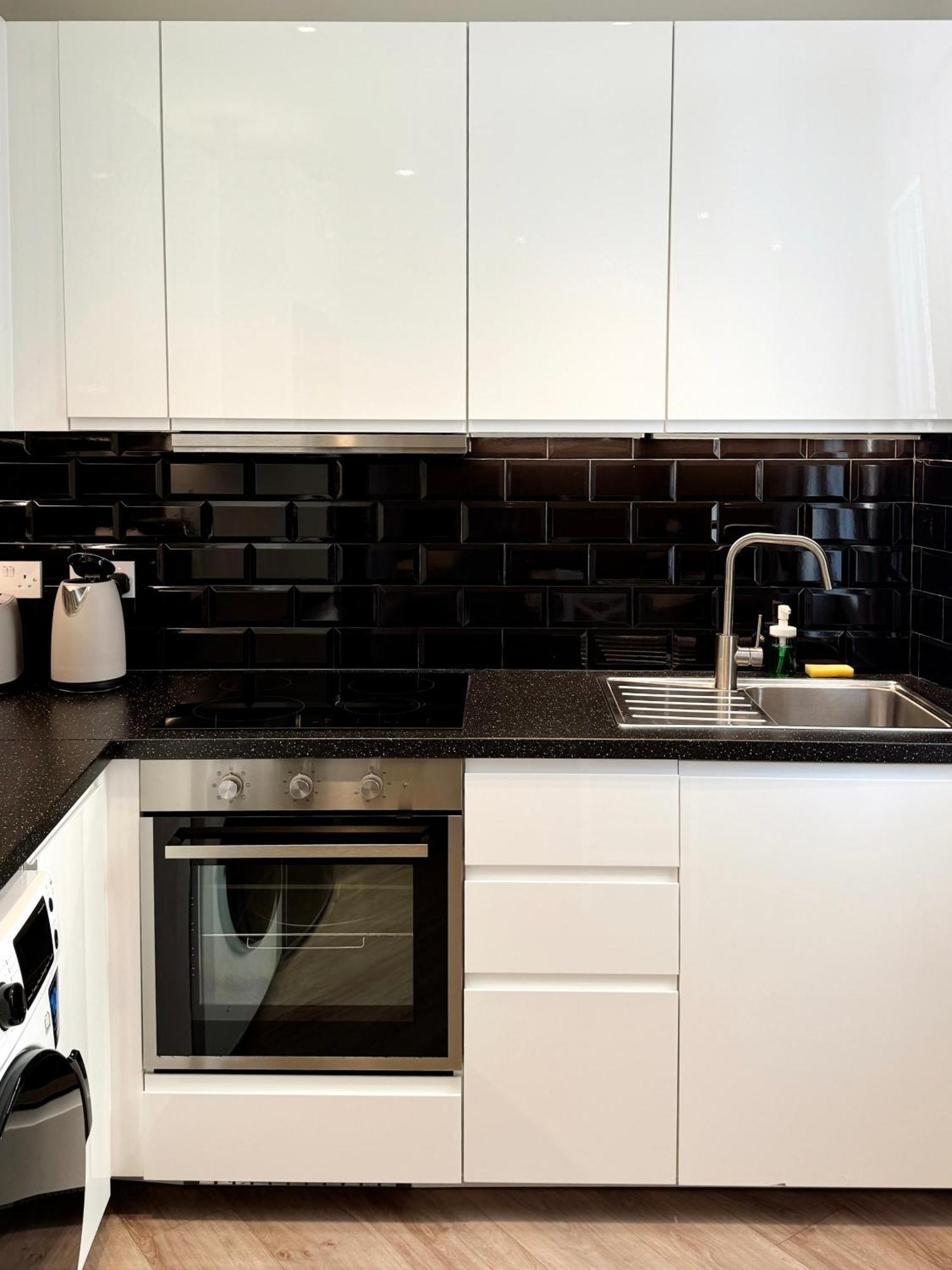 Delightful City Centre Studio Clarendon Apartment - Grand Central House Gibraltar Buitenkant foto