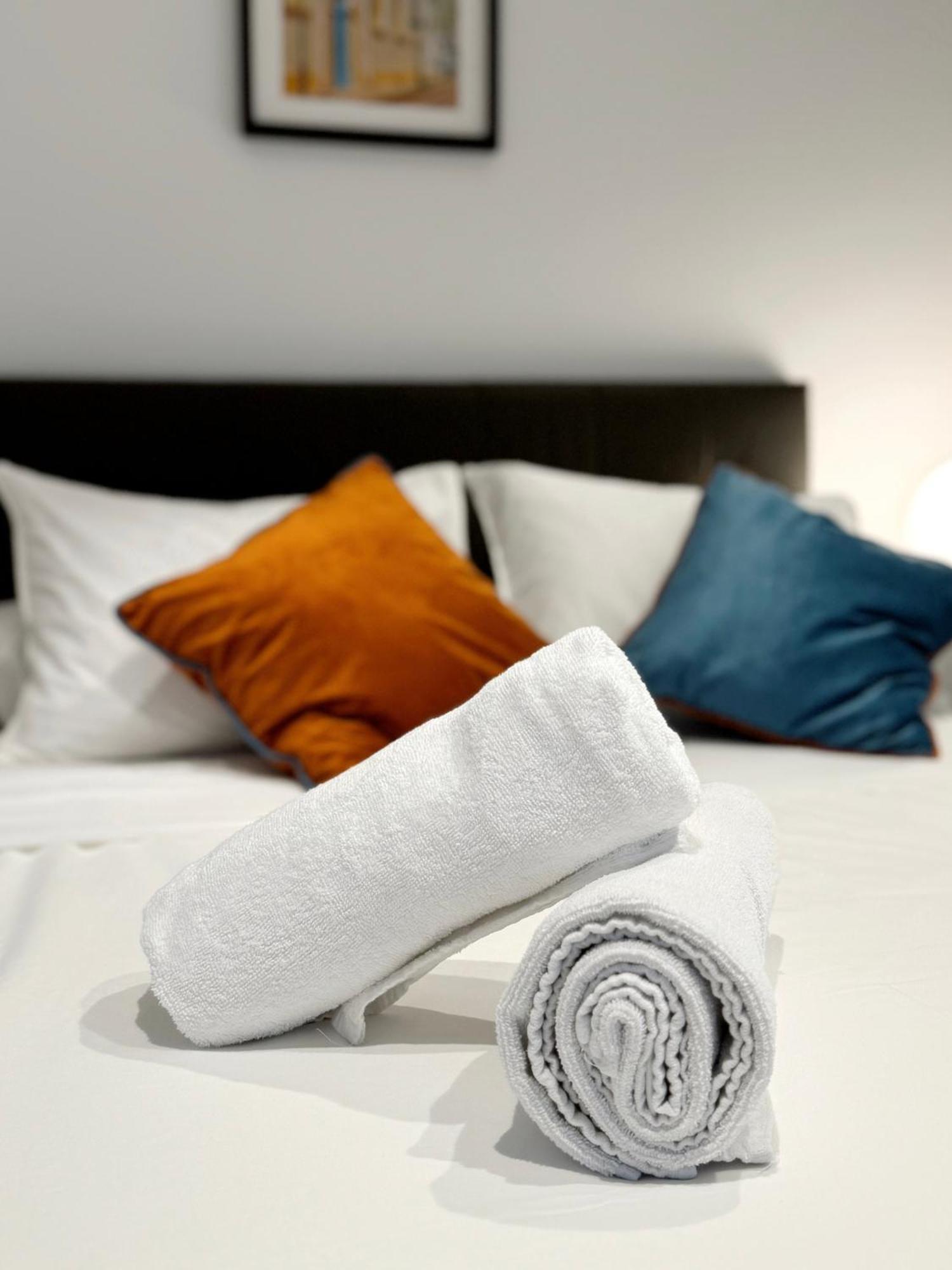 Delightful City Centre Studio Clarendon Apartment - Grand Central House Gibraltar Buitenkant foto