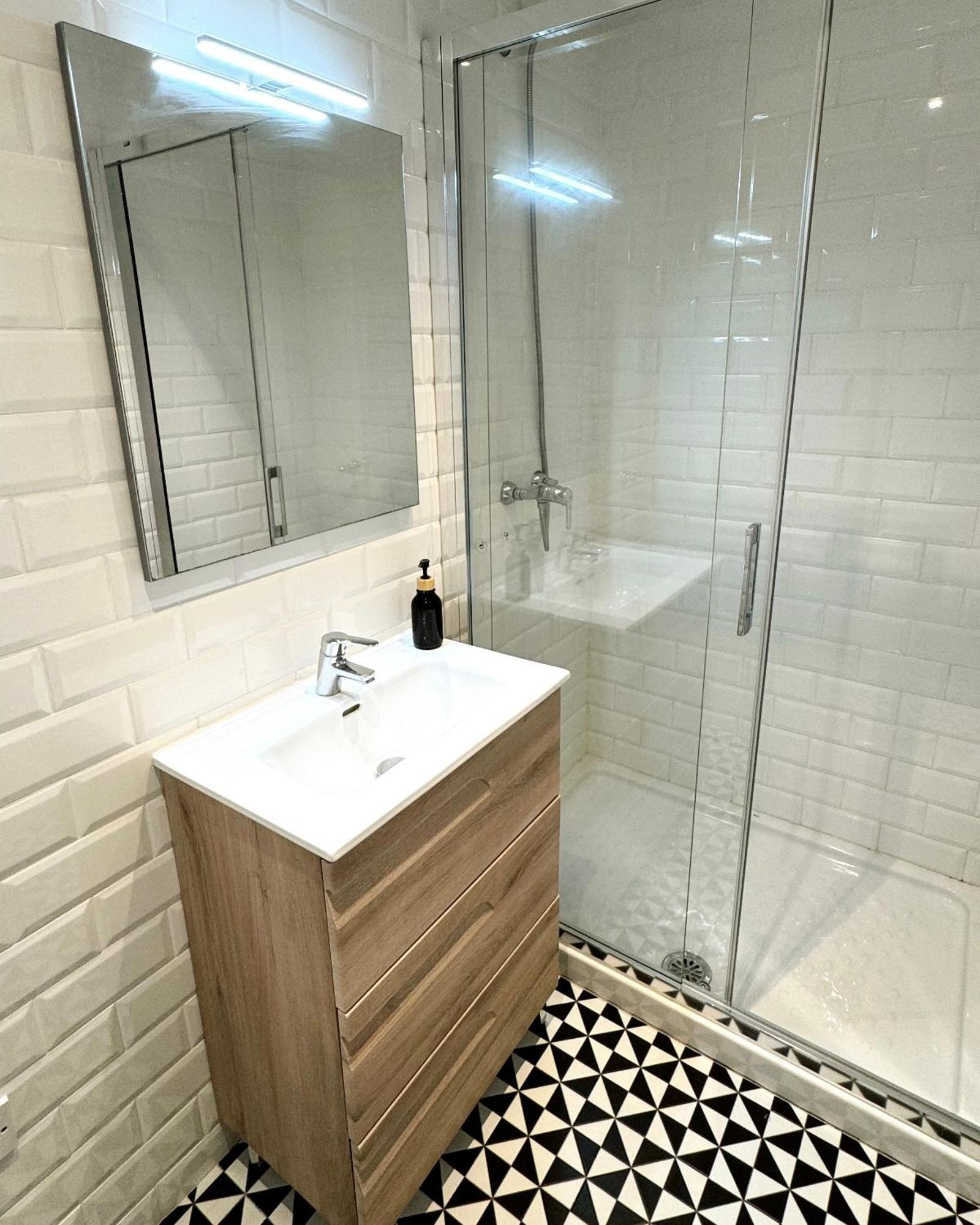 Delightful City Centre Studio Clarendon Apartment - Grand Central House Gibraltar Buitenkant foto