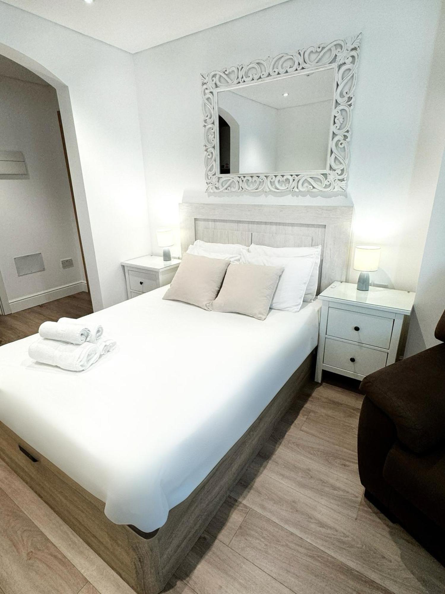 Delightful City Centre Studio Clarendon Apartment - Grand Central House Gibraltar Buitenkant foto